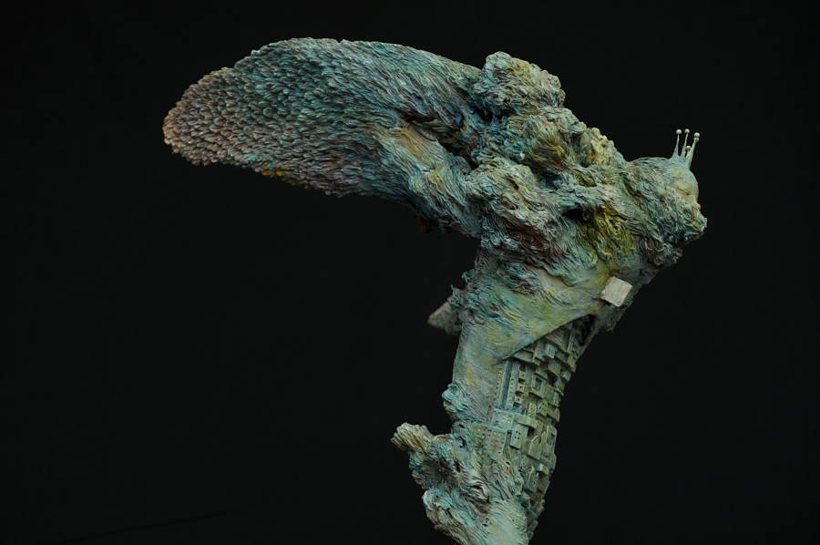 Akishi Ueda  surreal creature sculptures 