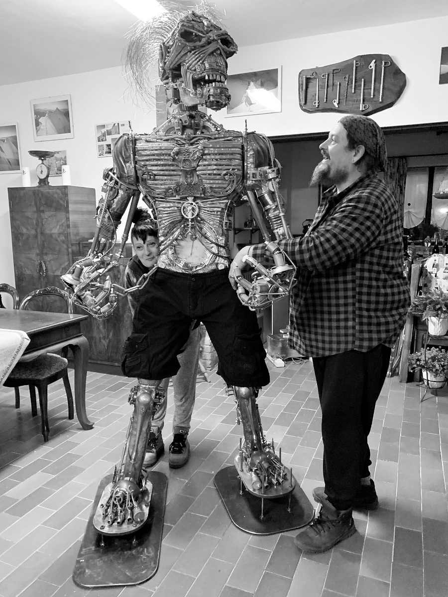 Konan-Madness-Circus-EDDIE