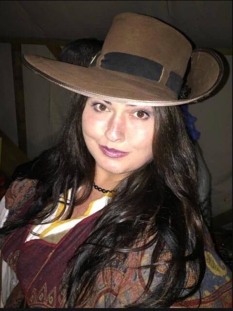 Pearl-Whitecrow-Profile