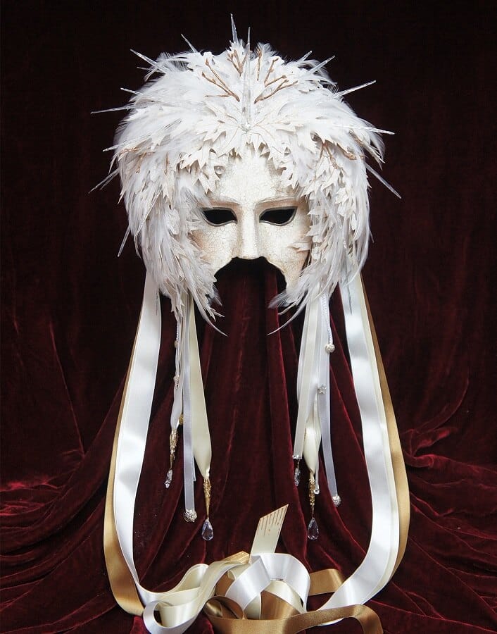 Cyndy-Salisbury-Mask-feathers